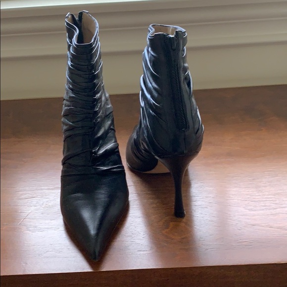 Manolo’s Blahnik “New “ never worn booties new with tags - Picture 3 of 8